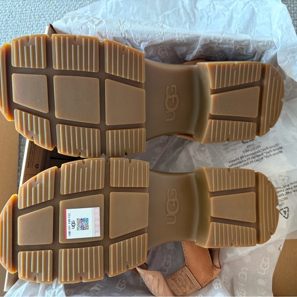 UGG Ashton Toast Platform Sandals - Size 9 - Brand New in Box - Picture 10 of 16